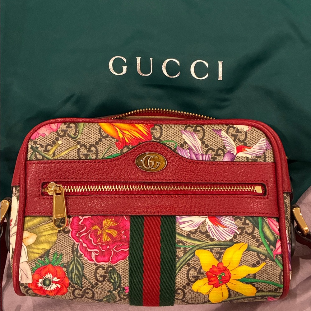 Authentic Gucci Flora Ophidia Crossbody. Used only a handful of times.